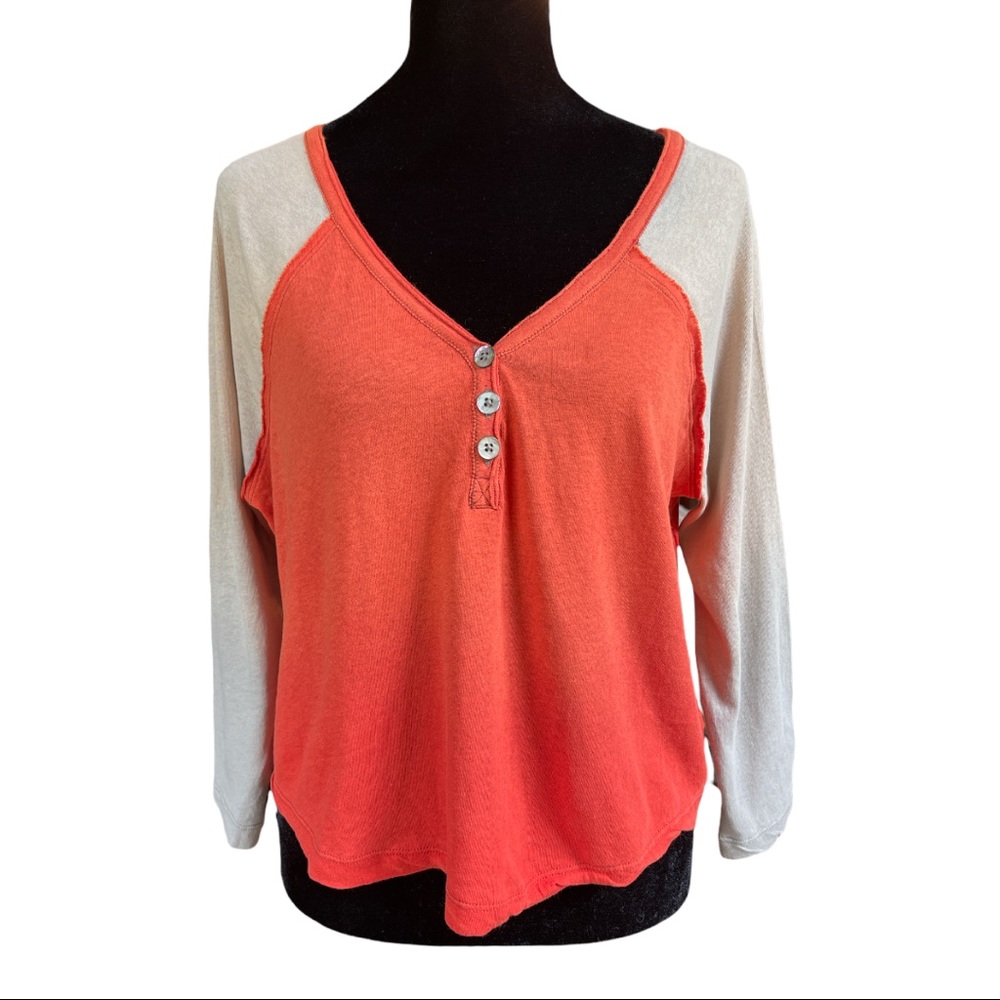 FREE PEOPLE We the Free Orange & Tan Raglan Henley S/P